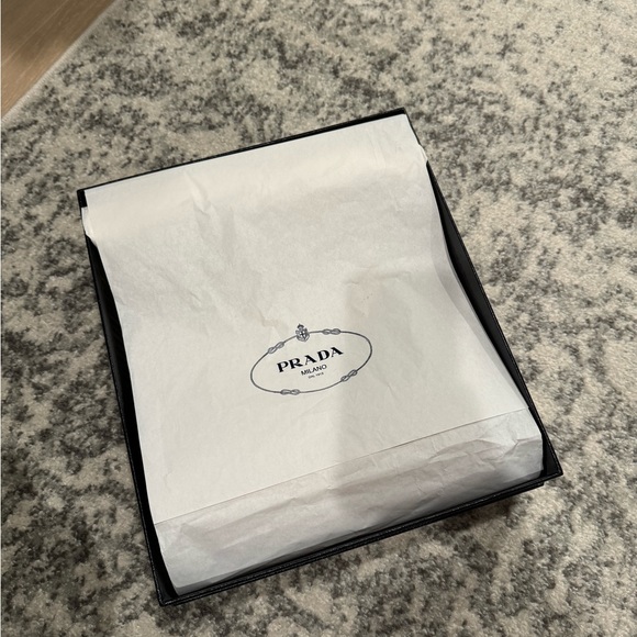 Prada Re-Edition 2000 Mini bag with silver tone - Picture 3 of 4